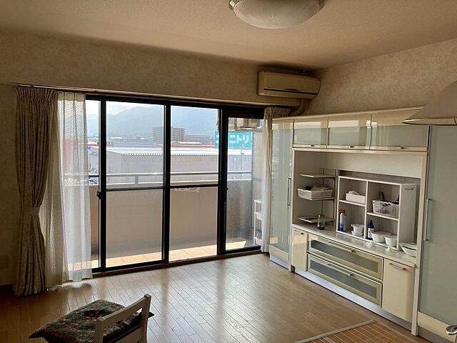 リビング/ダイニング 敦賀市中央町2丁目20-3