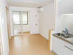 グッドフォーチュン　III 202 2階2DKのリビング/ダイニング