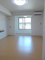 フォレスタ　デ　フィオ−レ 104 1階ワンルームのリビング/ダイニング