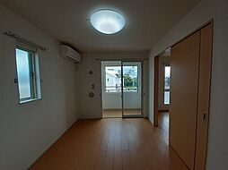 トゥ−・ル・モンド　II 202 2階2DKのリビング/ダイニング