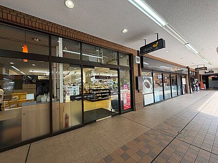 敷地内にダイエーがあり、買物便利です♪「