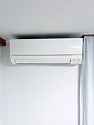 洋室約8.1帖のエアコン