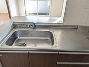 キッチン｜広いシンクで作業しやすいです