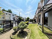 お庭では子供のプールや家庭菜園も楽しめます。