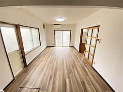 鈴木住宅 1 3LDKのリビング/ダイニング