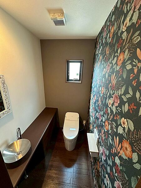 トイレを拡大表示