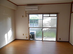 シャトーマルカ 102 1階1DKの寝室