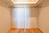 収納：寝室内ウォークインクローゼット寝室内のウォークインクローゼットは、特別に空気改善された寝室内にてたっぷりな容量を収納できるウォークインタイプです。