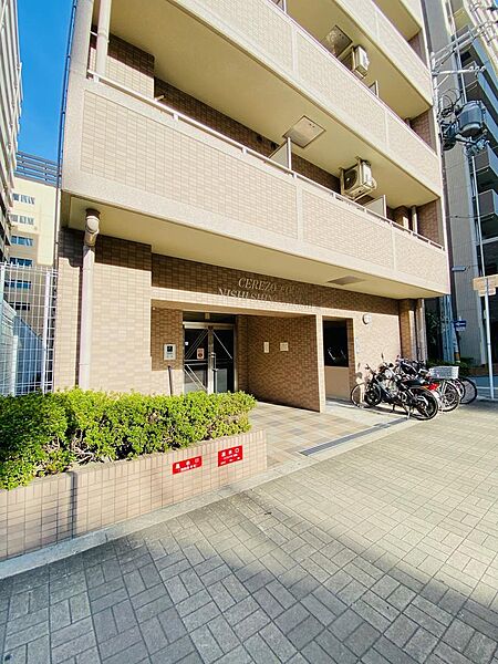 エントランスを拡大表示