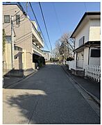 全面道路は舗装された歩きやすいで道路です