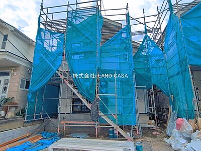 外観:駐車スペース並列2台! 広い玄関前なので、遊び道具やプランター等を置いても良しです! 外観:駐車スペース並列2台! 広い玄関前なので、遊び道具やプランター等を置いても良しです!