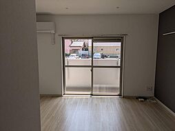 アーバンヒルズ津 101号室 1階1Kの室内