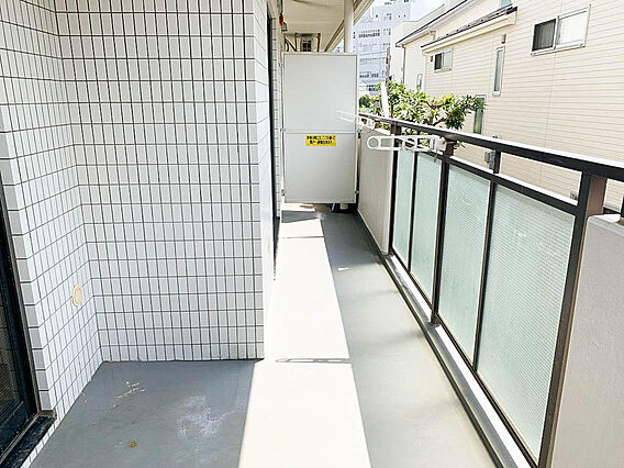 明るい現地バル...