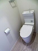 ウォシュレットトイレ付。