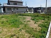 北東側から敷地を撮影
