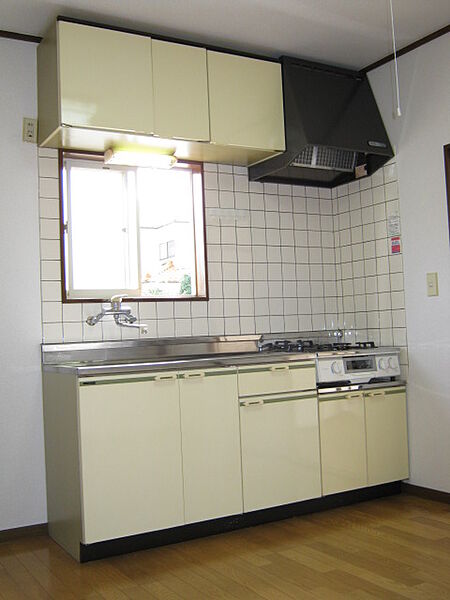 画像4:収納たっぷりのキッチン！調理スペースも広くて調理しやすい！
