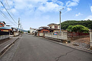 道路幅は広く通行も　