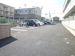 8 / 15