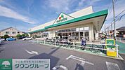 マルエツ朝霞溝沼店 徒歩11分。スーパー 830m