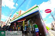 ファミリーマート戸部駅東店 徒歩6分。 440m
