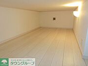 寝室にできるほど広いロフトです