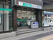 スリーエフ京急鶴見駅前店 109m