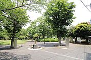 反町公園 徒歩23分。 1840m