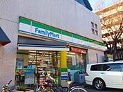 ファミリーマート芦花公園駅北店 428m