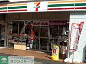 セブンイレブン新宿左門町店 徒歩2分。 160m