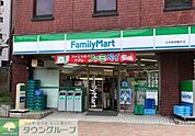 ファミリーマート自然教育園前店 徒歩1分。 40m