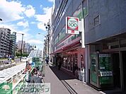 ローソンストア100北新宿店 徒歩2分。コンビニ 120m