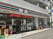 セブンイレブン代々木上原駅前店 徒歩8分。 570m