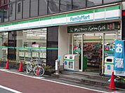 ファミリーマート  172m
