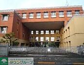世田谷区立中町小学校 徒歩13分。小学校 970m