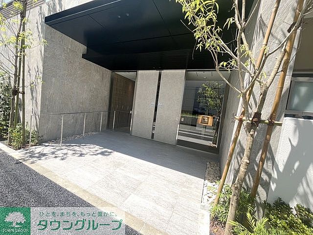 17 / 32