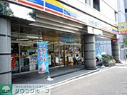 ミニストップ千駄ヶ谷駅前店 徒歩4分。 320m