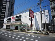 ユニクロ王子神谷店 徒歩14分。ショッピングセンター 1070m
