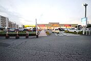ヤオコー川口朝日店 1642m