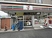 セブンイレブン本町1丁目 徒歩6分。 480m
