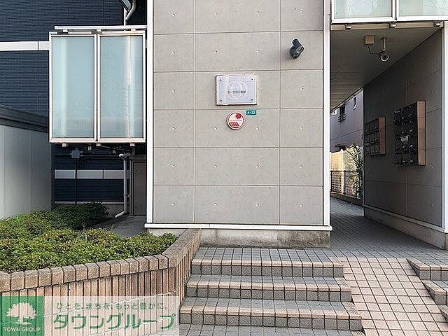 5 / 11