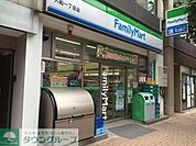 ファミリーマート入船一丁目店 173m
