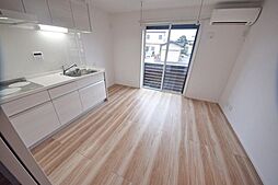 Walnut（ウォールナット） 102 1階1DKのリビング/ダイニング