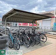 屋根付き駐輪場完備