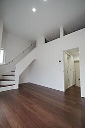 ラ・ルーチェ 2階1Kのリビング/ダイニング