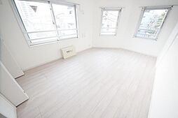 ＰＲＩＭＥ　ＷＩＺ　ＫＨＡＬＩＦＡ(プライムウィズカリファ) 2階1Kのリビング/ダイニング