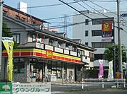 デイリーヤマザキ 111m