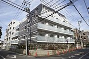 ★外観タイル張りのオシャレな外観です★