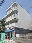 1階はコンビニです