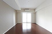 洋室10．9帖のお部屋です
