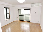 角部屋2面採光の洋室